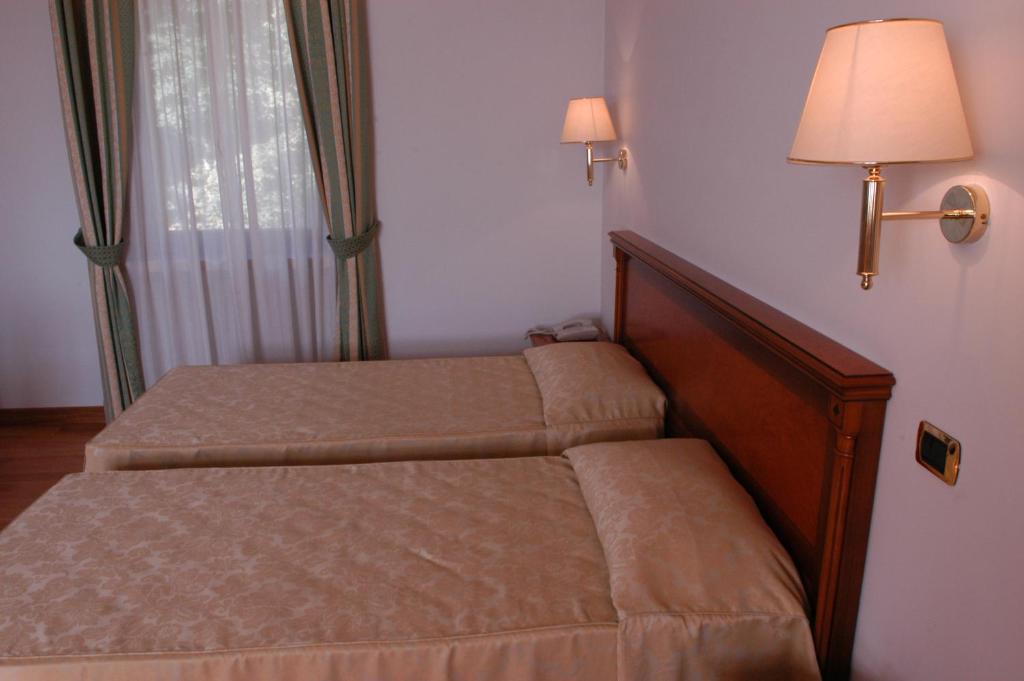 Pilgrim'S Hotel Чиконьоло Экстерьер фото