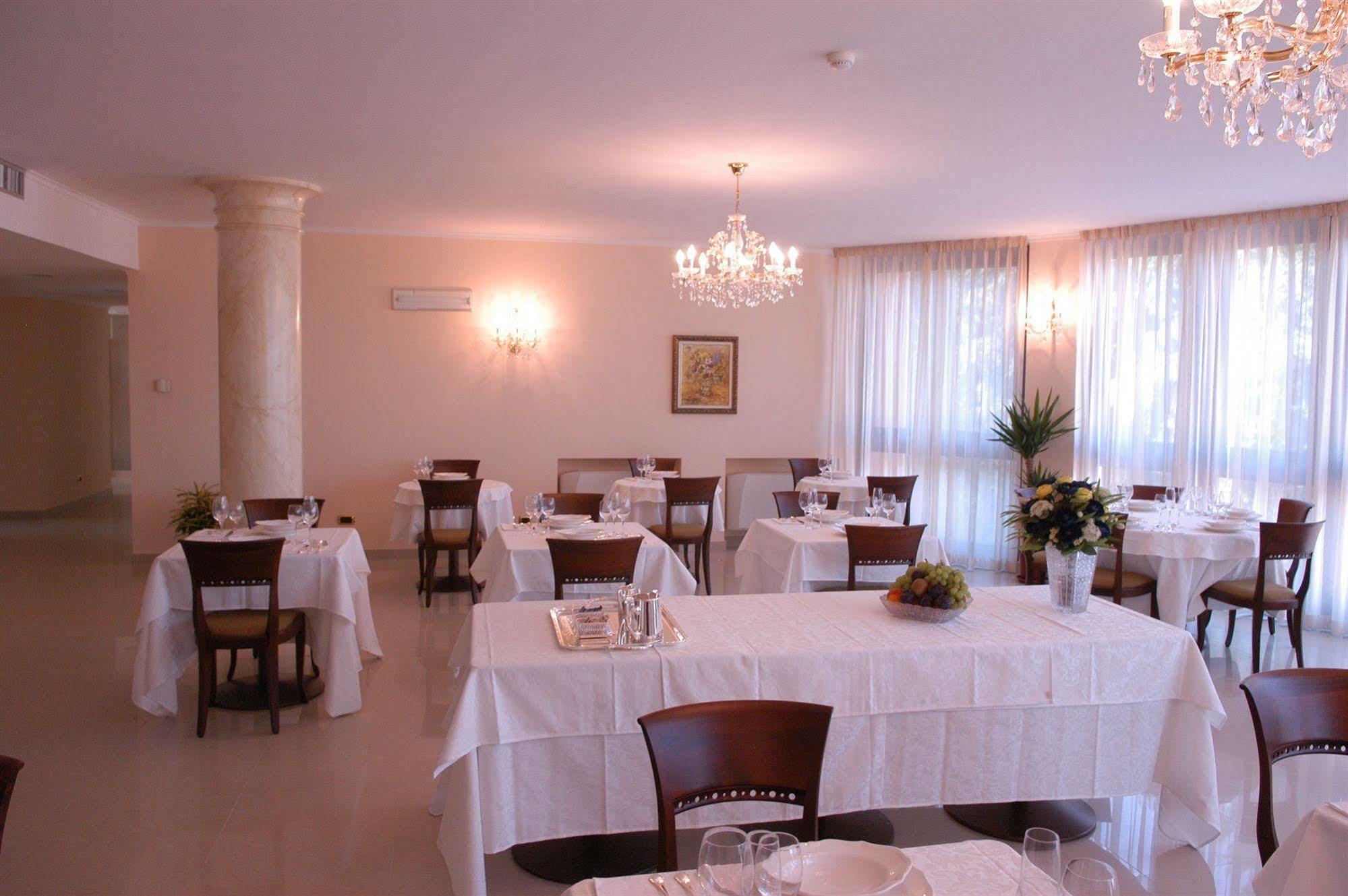 Pilgrim'S Hotel Чиконьоло Экстерьер фото
