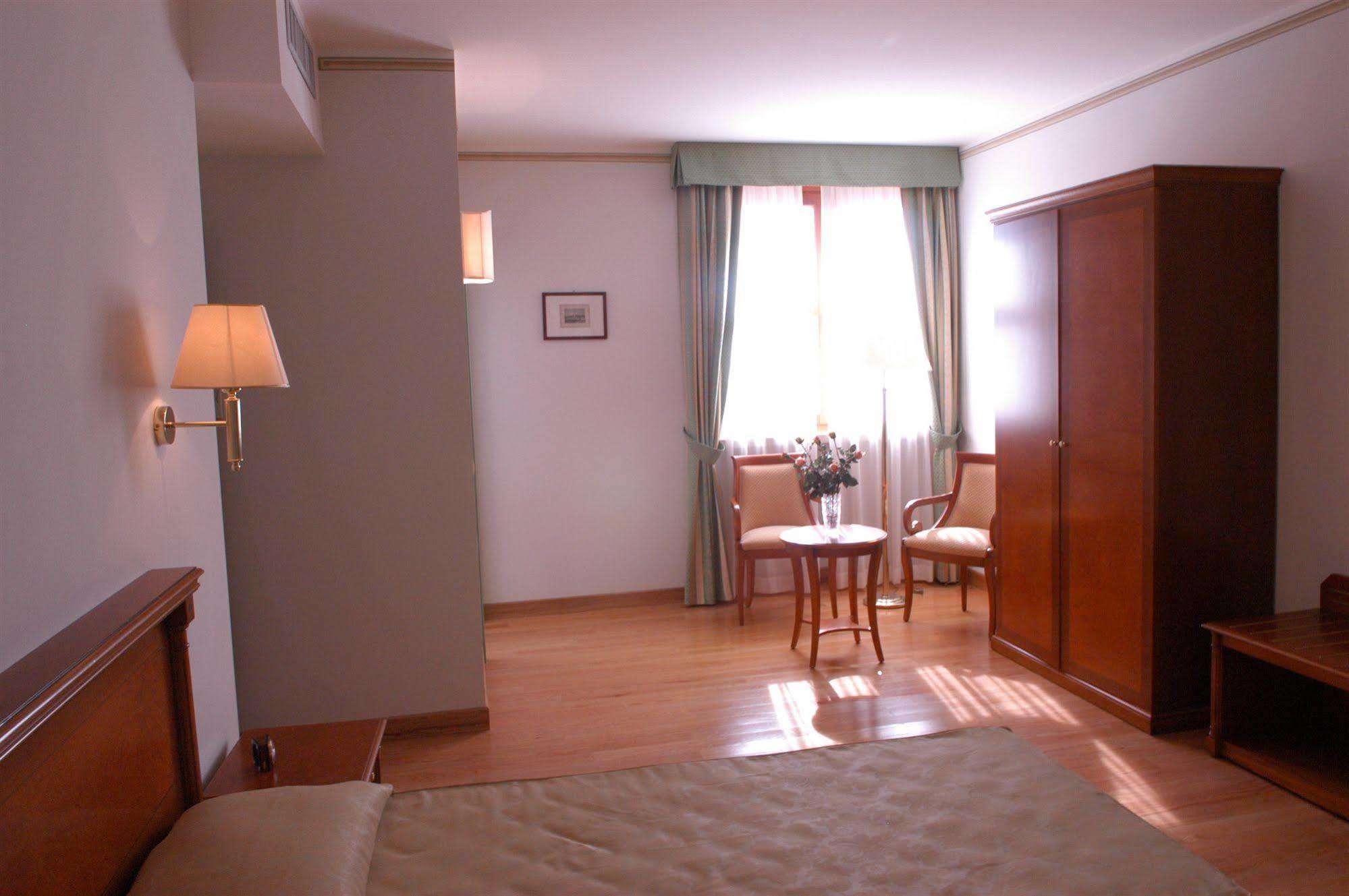 Pilgrim'S Hotel Чиконьоло Экстерьер фото