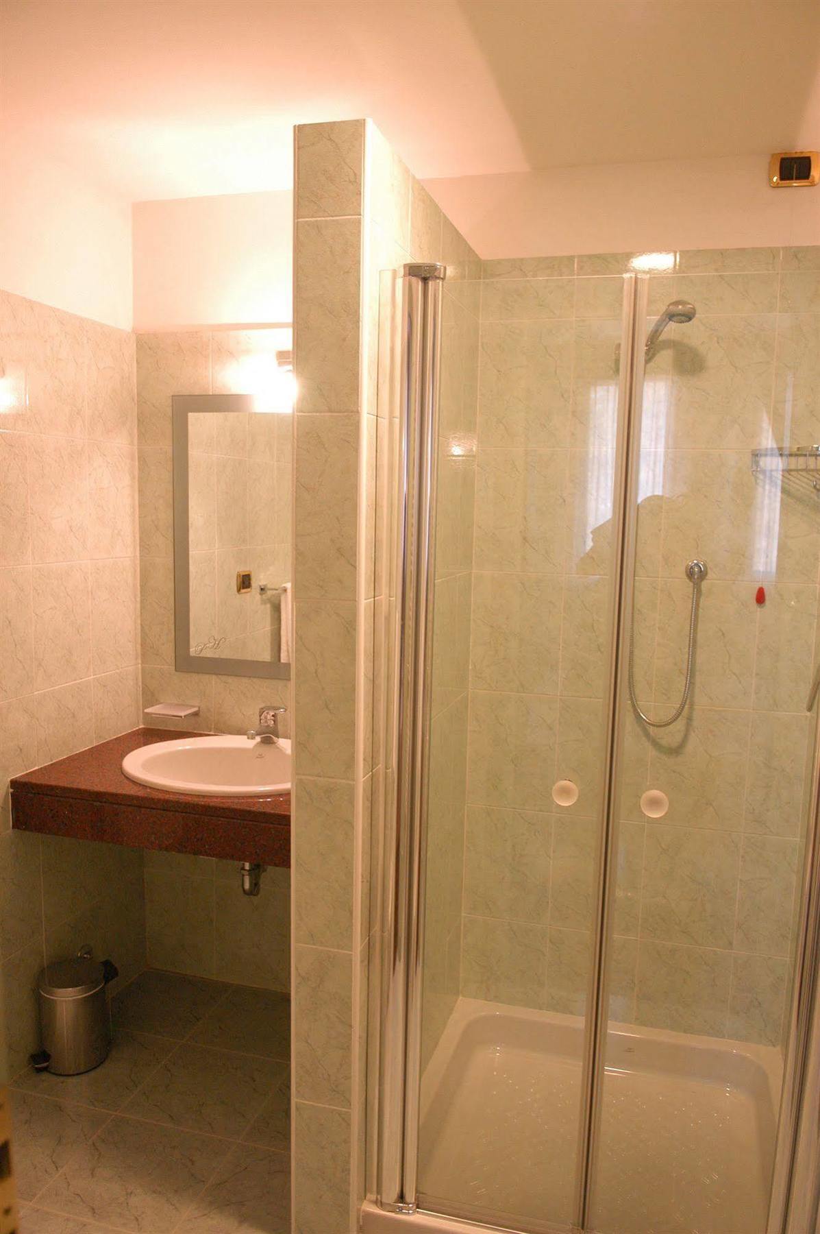 Pilgrim'S Hotel Чиконьоло Экстерьер фото