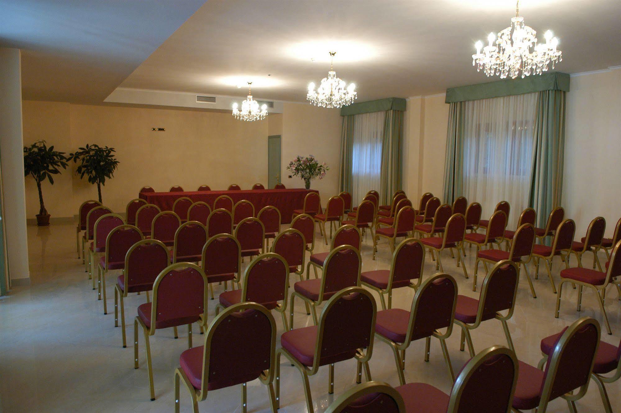 Pilgrim'S Hotel Чиконьоло Экстерьер фото