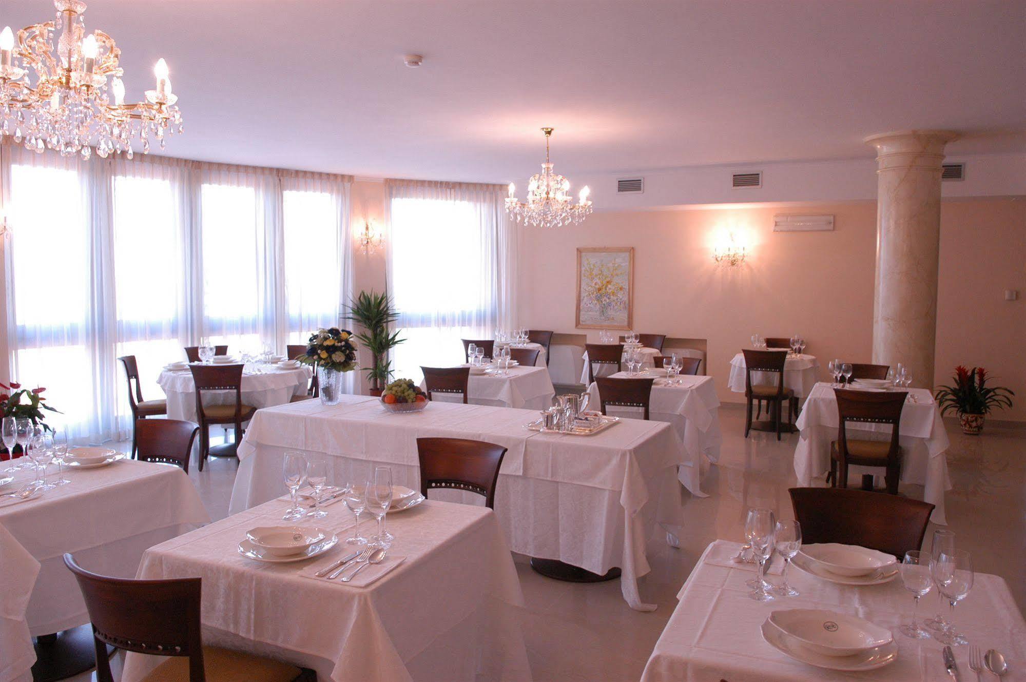 Pilgrim'S Hotel Чиконьоло Экстерьер фото