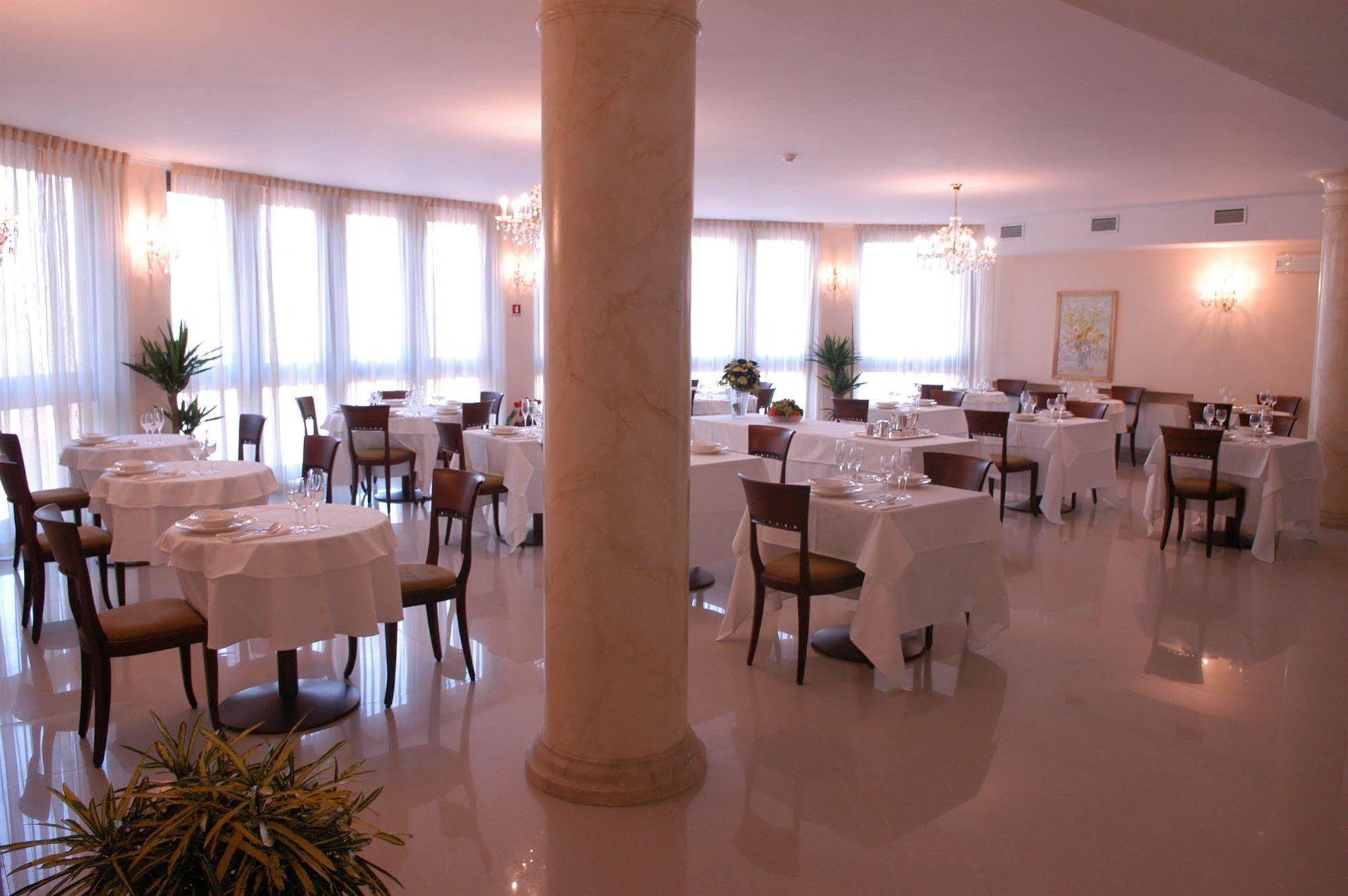 Pilgrim'S Hotel Чиконьоло Экстерьер фото