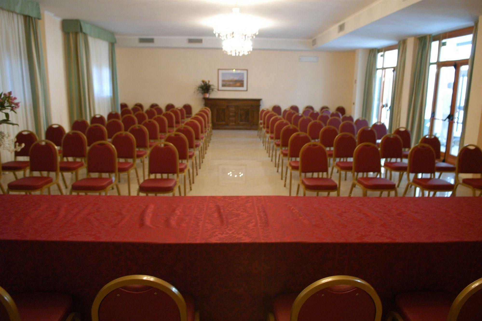 Pilgrim'S Hotel Чиконьоло Экстерьер фото